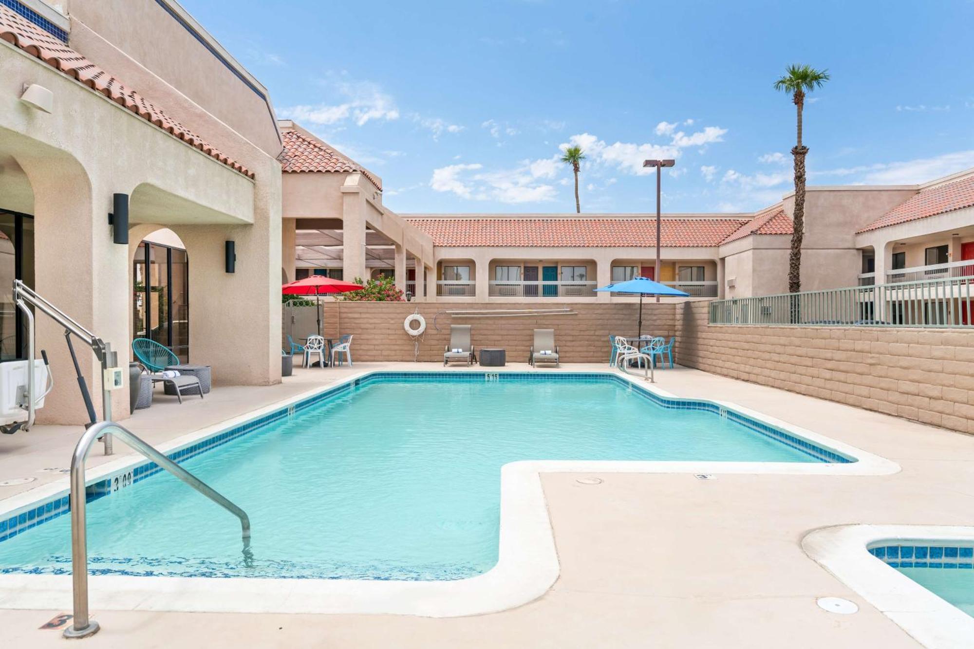 Signature I-10 Inn 2*