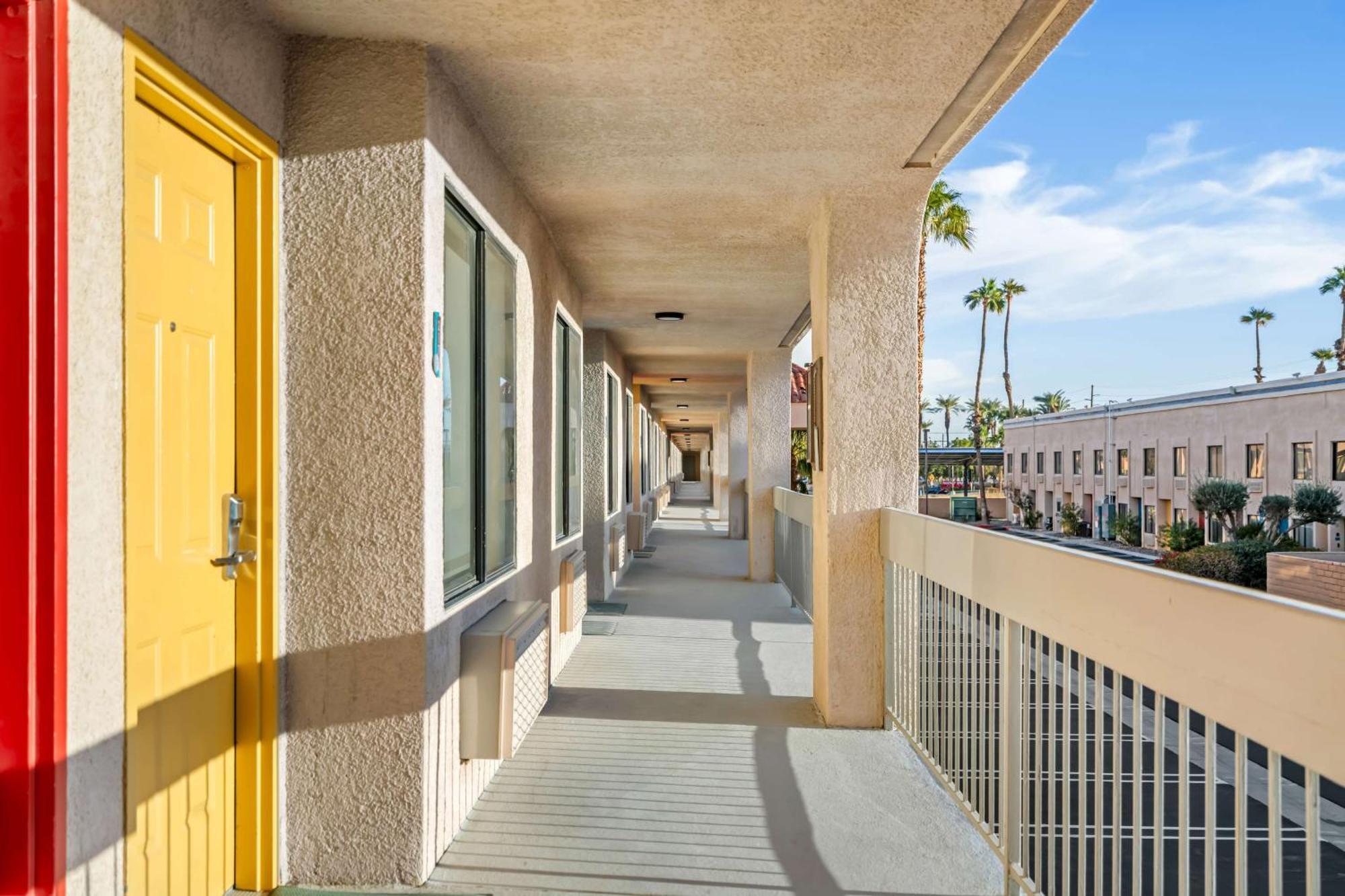 Signature I-10 Inn